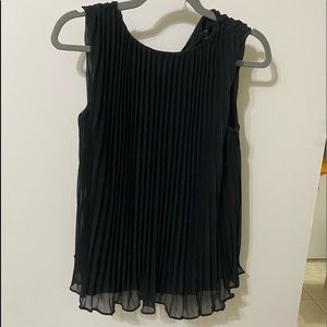 Sleeveless pleated georgette blouse